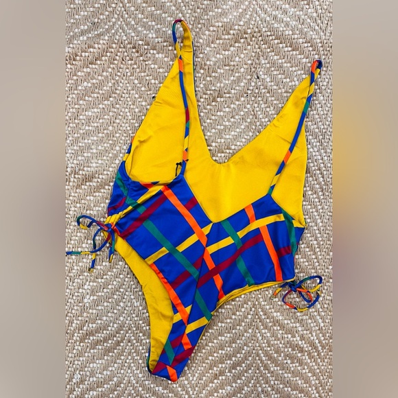 Sommer Swim NWT High-Cut One Piece Swimsuit - Size Large - Picture 3 of 3